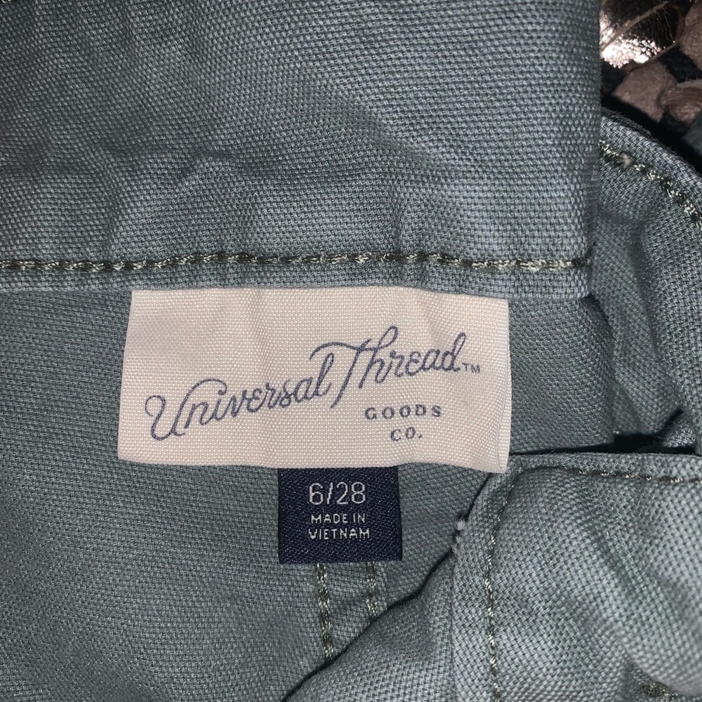Green cargo pants